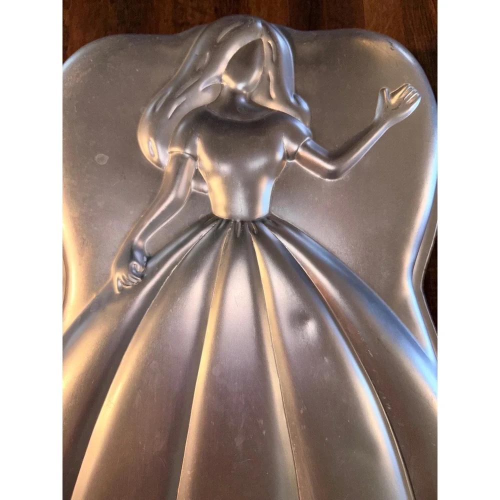 Wilton Barbie Princess Cake Pan 1998 Mattel Aluminum Shaped Mold 2105-9815